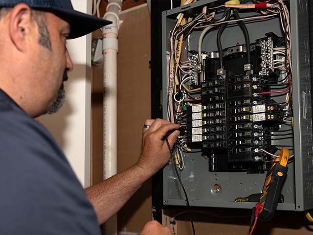 Electrical Panel & Circuit Breaker Specialists In Lincoln